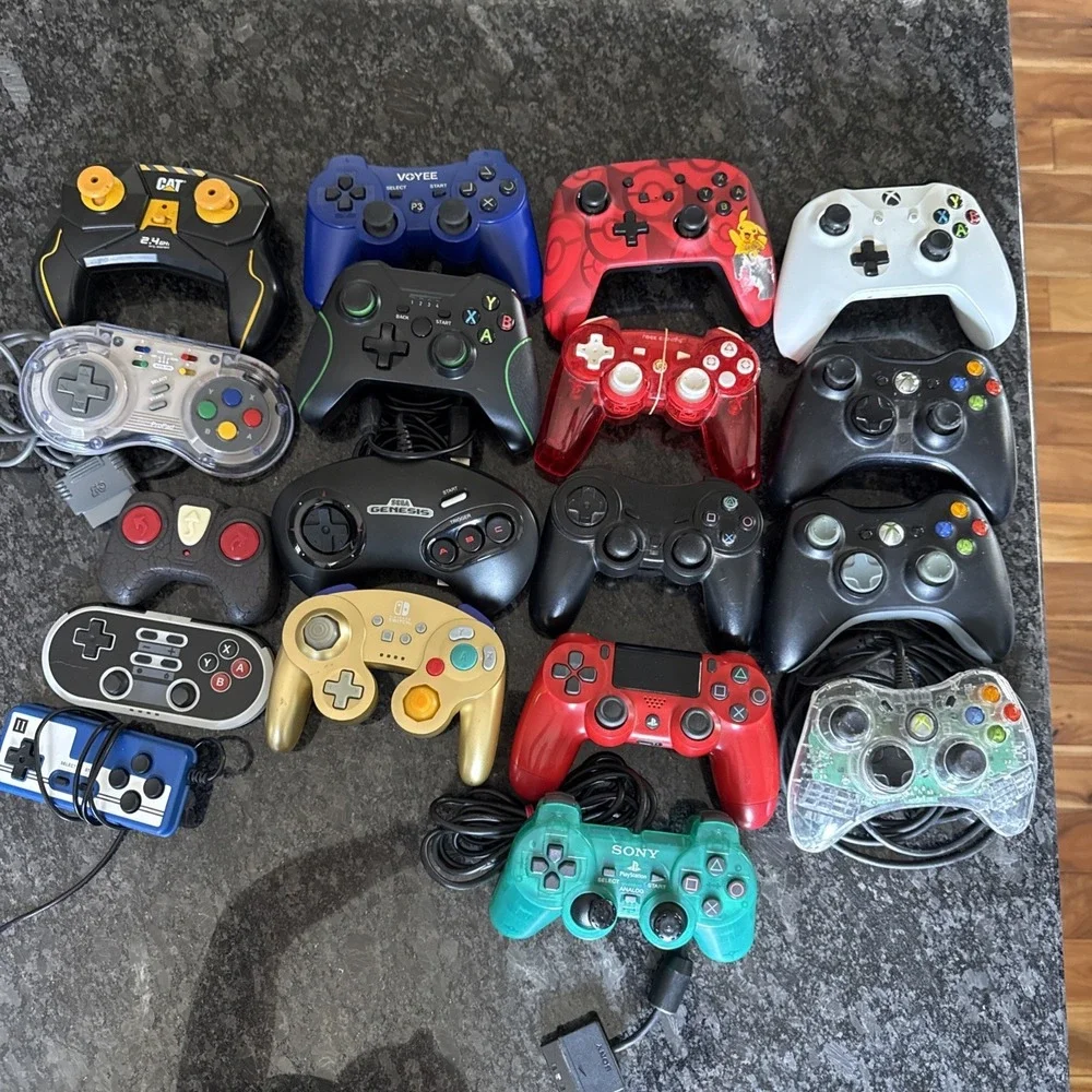 Lot Of 19 Controllers Xbox/360, PS, Sega, Generic Untested, Parts/Repairs Only